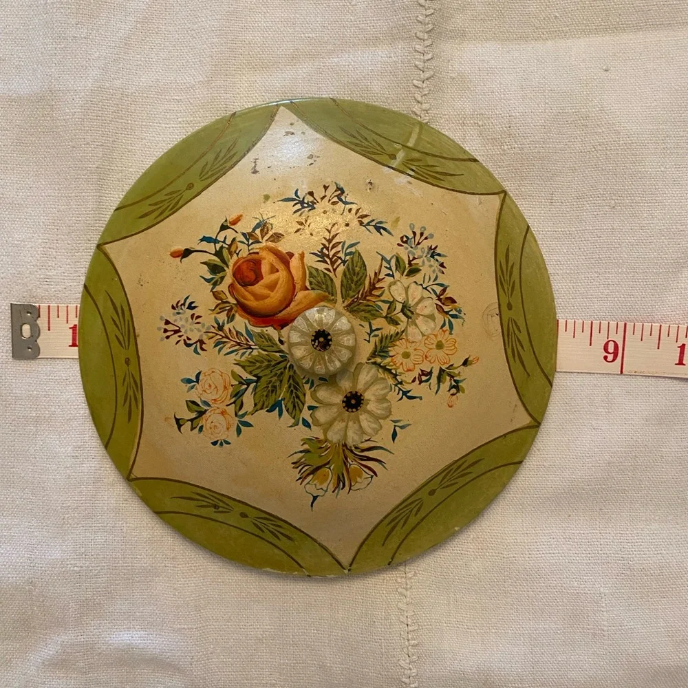 Vintage 1950’s floral green Japan painted paper mache lidded box-Dresser Jewelry